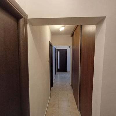 Alquiler de un acogedor apartamento de 3 habitaciones, 70 m², Rahova, Bucarest, Rumanía