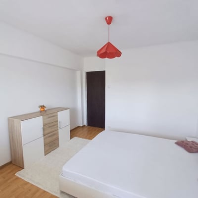 Alquiler de un acogedor apartamento de 3 habitaciones, 70 m², Rahova, Bucarest, Rumanía