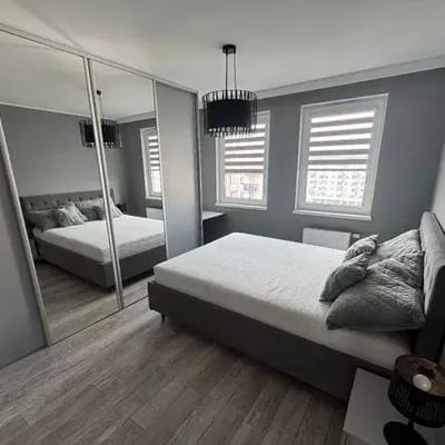 Long-term rental of a spacious 3-room apartment with balcony and AC in Wrocław, Krzyki