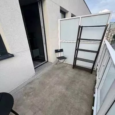 Long-term rental of a spacious 3-room apartment with balcony and AC in Wrocław, Krzyki