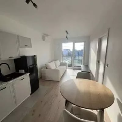 Alquiler a largo plazo apartamento de 2 habitaciones con balcón y gimnasio, Legnicka Residence, Breslavia, Polonia