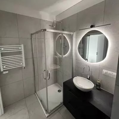 Alquiler a largo plazo apartamento de 2 habitaciones con balcón y gimnasio, Legnicka Residence, Breslavia, Polonia