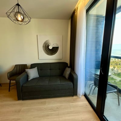 Alquiler de un nuevo apartamento de 50 m² con vista panorámica al mar, Batumi, Georgia
