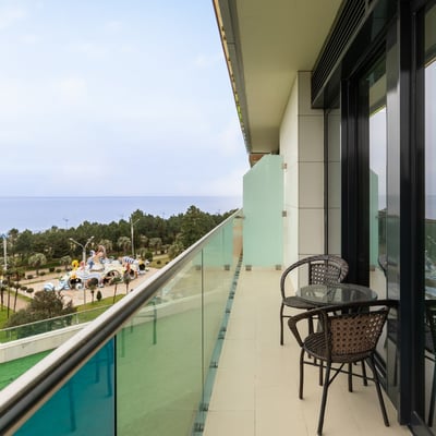 Miete einer stilvollen Wohnung mit Meer- und Boulevardblick, 75 m², Batumi, Georgien