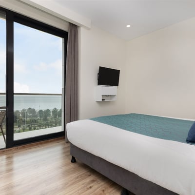 Miete einer stilvollen Wohnung mit Meer- und Boulevardblick, 75 m², Batumi, Georgien