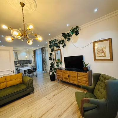 Miete eines geräumigen dreistöckigen Hauses, Makhinjauri, Batumi, Georgien