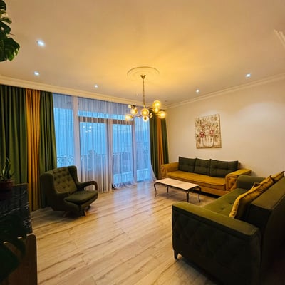 Miete eines geräumigen dreistöckigen Hauses, Makhinjauri, Batumi, Georgien