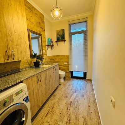 Miete eines geräumigen dreistöckigen Hauses, Makhinjauri, Batumi, Georgien