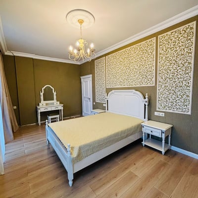 Miete eines geräumigen dreistöckigen Hauses, Makhinjauri, Batumi, Georgien