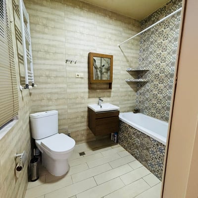 Miete eines geräumigen dreistöckigen Hauses, Makhinjauri, Batumi, Georgien