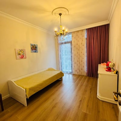 Miete eines geräumigen dreistöckigen Hauses, Makhinjauri, Batumi, Georgien