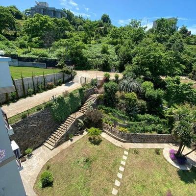 Miete eines geräumigen dreistöckigen Hauses, Makhinjauri, Batumi, Georgien