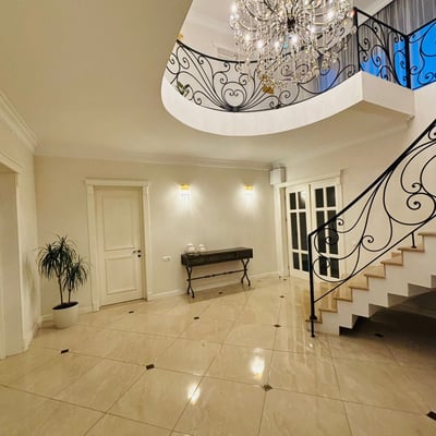 Miete eines geräumigen dreistöckigen Hauses, Makhinjauri, Batumi, Georgien