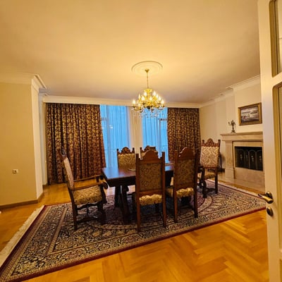 Miete eines geräumigen dreistöckigen Hauses, Makhinjauri, Batumi, Georgien