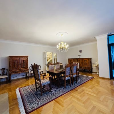 Miete eines geräumigen dreistöckigen Hauses, Makhinjauri, Batumi, Georgien