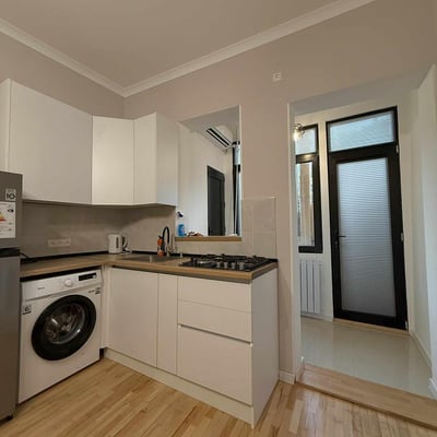 Location d’un appartement propre et cosy, 50 м², Chughureti, Tbilissi, Géorgie