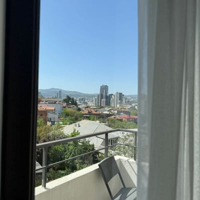 Location d’un appartement moderne et spacieux, 100 м², Vake, Tbilissi, Géorgie