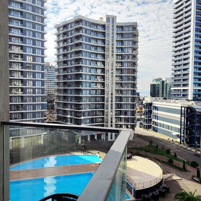 Long-term rental of a spacious apartment close to the sea in White Sails, Batumi, Georgia
