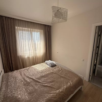 Location longue durée d’un appartement 5 pièces 90 m², quartier Khimshiashvili, Batoumi, Géorgie