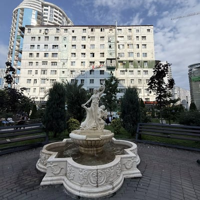 Location longue durée d’un appartement 5 pièces 90 m², quartier Khimshiashvili, Batoumi, Géorgie