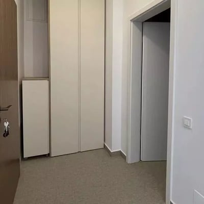 Долгосрочная аренда 2-комнатной квартиры, 65 м², в Брашове, Румыния