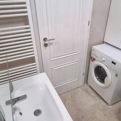 Location longue durée d’un appartement de 2 pièces, 56 m², secteur 6, Bucarest, Roumanie