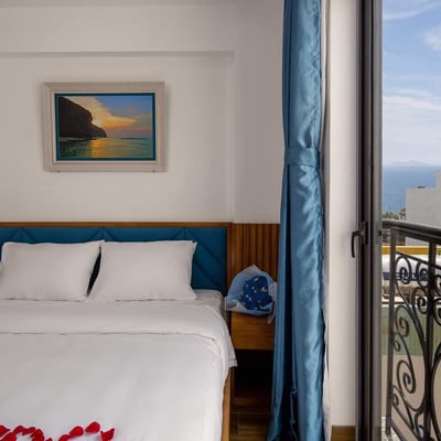 Rent a chic, furnished apartment near the beach, Da Nang, Vietnam