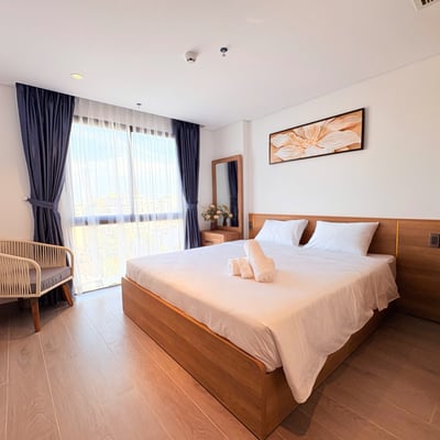 Bright Elegant Apartment for Rent Near the Beach, Da Nang, Vietnam