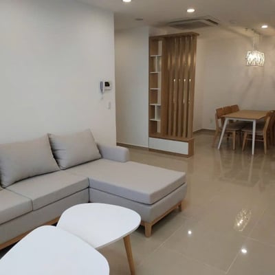 Mieten Sie eine gemütliche, möblierte 100 m² Wohnung im Blooming Tower, Da Nang