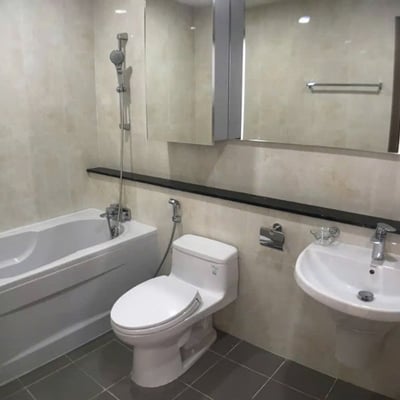 Mieten Sie eine gemütliche, möblierte 100 m² Wohnung im Blooming Tower, Da Nang