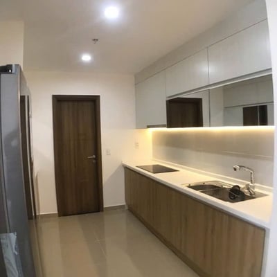 Mieten Sie eine gemütliche, möblierte 100 m² Wohnung im Blooming Tower, Da Nang