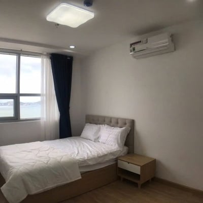 Mieten Sie eine gemütliche, möblierte 100 m² Wohnung im Blooming Tower, Da Nang