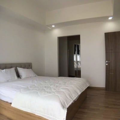 Mieten Sie eine gemütliche, möblierte 100 m² Wohnung im Blooming Tower, Da Nang