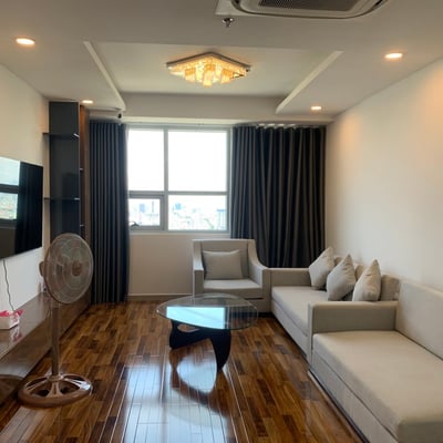 Alquiler de un apartamento confortable, 100 m², Blooming Tower, distrito de Hai Chau, Da Nang, Vietnam
