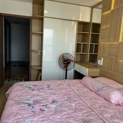 Alquiler de un apartamento confortable, 100 m², Blooming Tower, distrito de Hai Chau, Da Nang, Vietnam
