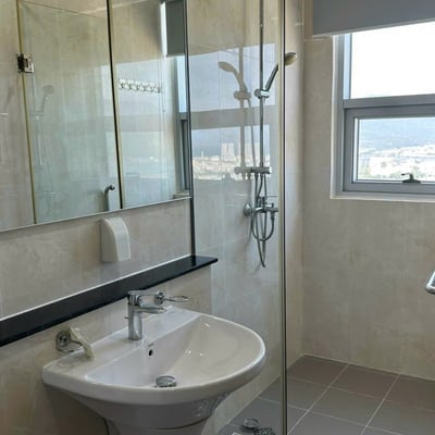 Alquiler de un apartamento confortable, 100 m², Blooming Tower, distrito de Hai Chau, Da Nang, Vietnam