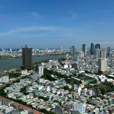 Alquiler de un apartamento confortable, 100 m², Blooming Tower, distrito de Hai Chau, Da Nang, Vietnam