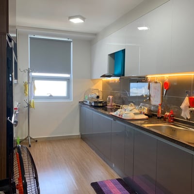 Alquiler de un apartamento confortable, 100 m², Blooming Tower, distrito de Hai Chau, Da Nang, Vietnam