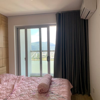 Alquiler de un apartamento confortable, 100 m², Blooming Tower, distrito de Hai Chau, Da Nang, Vietnam