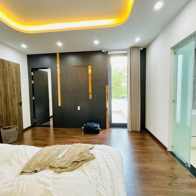 Alquiler de una casa de lujo y luminosa de 350 m² con un hermoso jardín en el distrito de Hai Chau, Da Nang, Vietnam