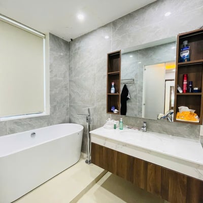 Alquiler de una casa de lujo y luminosa de 350 m² con un hermoso jardín en el distrito de Hai Chau, Da Nang, Vietnam