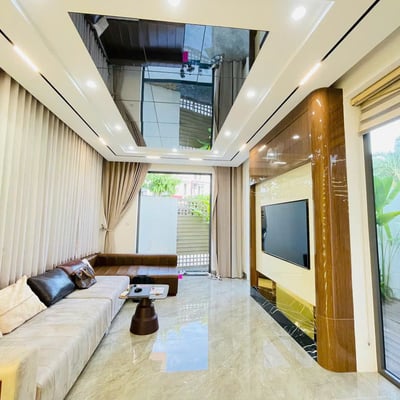 Alquiler de una casa de lujo y luminosa de 350 m² con un hermoso jardín en el distrito de Hai Chau, Da Nang, Vietnam