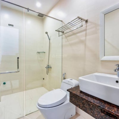 Modern, bright villa for rent with pool and garden, Da Nang, Vietnam