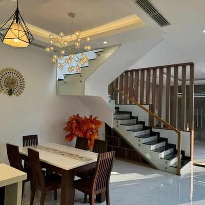 Location d'une maison moderne avec piscine proche de la mer, Da Nang, Vietnam