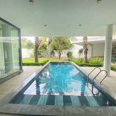 Rent a luxury villa with pool and garden, 800 m², Ngu Hanh Son, Da Nang, Vietnam