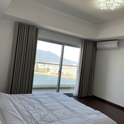 Appartement spacieux 153m² avec vue sur la rivière à louer, district Hai Chau, Da Nang, Vietnam