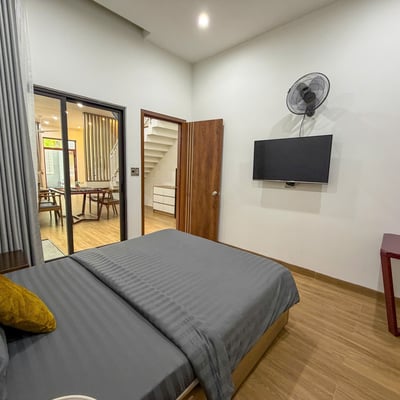 Langfristige Vermietung eines geräumigen neuen Hauses mit Blick auf den Park in Da Nang, Vietnam