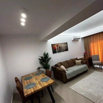 Alquiler a largo plazo de un apartamento de 2 habitaciones, 55 m², Bucarest, Rumanía