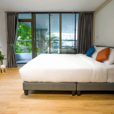 Location d'appartement moderne et spacieux de 2 chambres dans le district de Pathum Wan, Bangkok, Thaïlande