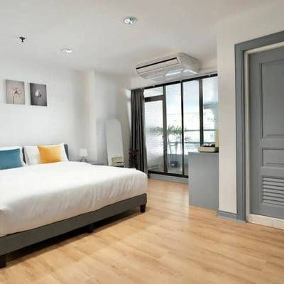 Location d'appartement moderne et spacieux de 2 chambres dans le district de Pathum Wan, Bangkok, Thaïlande